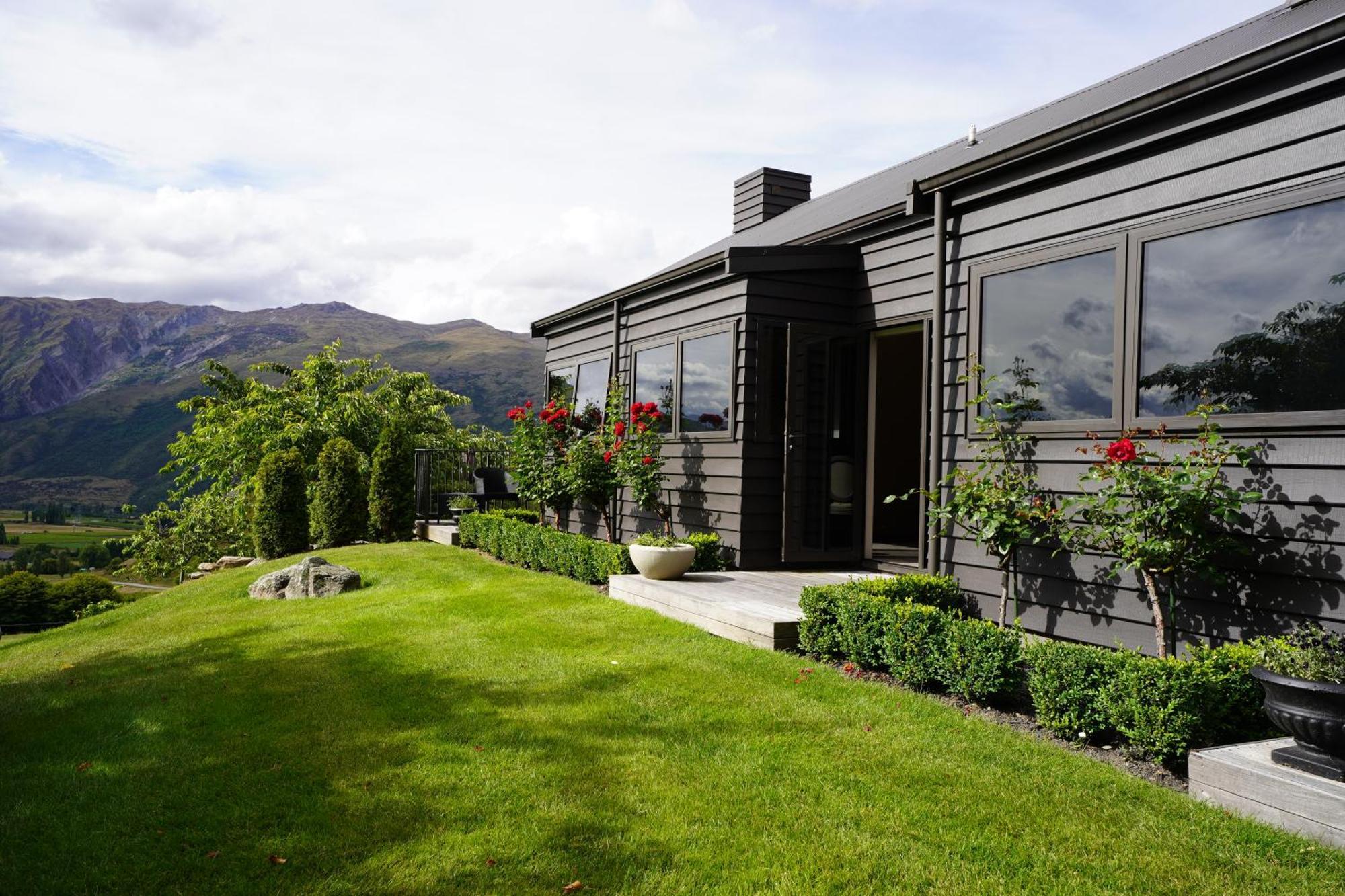 Mt Rosa Lodge Boutique Vineyard Accommodation Wanaka Exterior photo