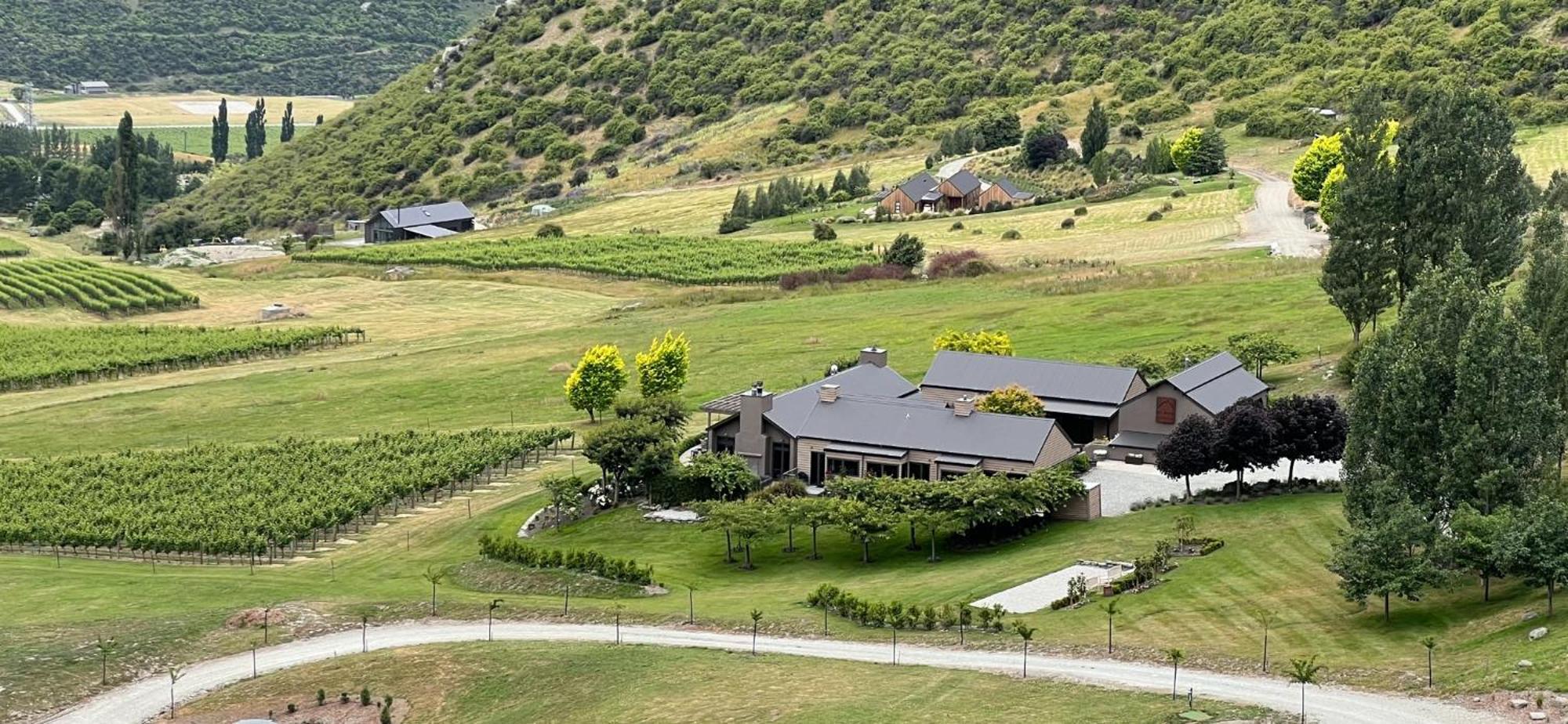 Mt Rosa Lodge Boutique Vineyard Accommodation Wanaka Exterior photo